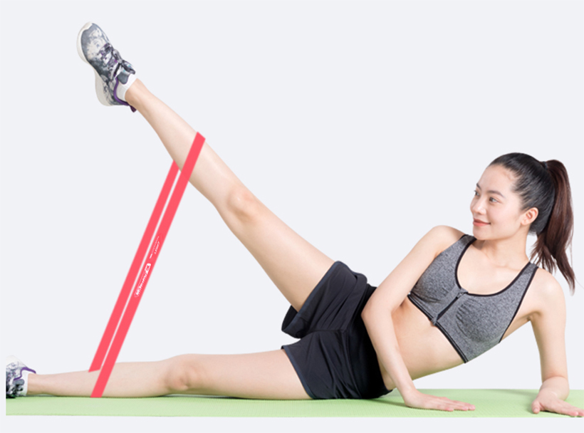 Tập luyện cùng dây đàn hồi cải thiện cơ mông đùi 