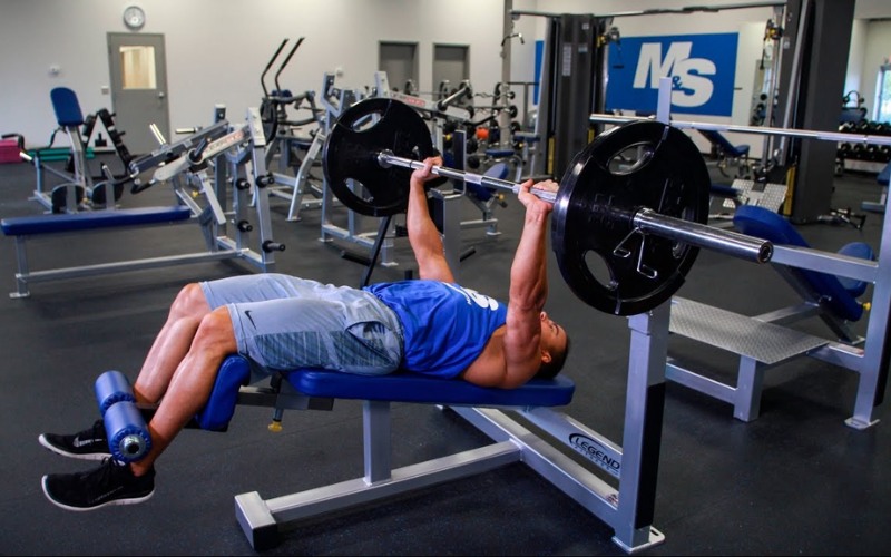 Bài tập Decline Barbell Bench Press - bài tập đẩy tạ đòn trên ghế nghiêng