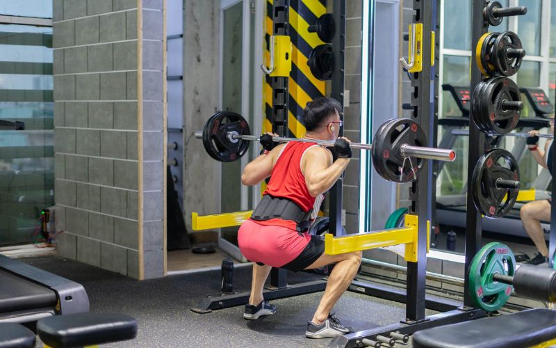 Squat với tạ đòn