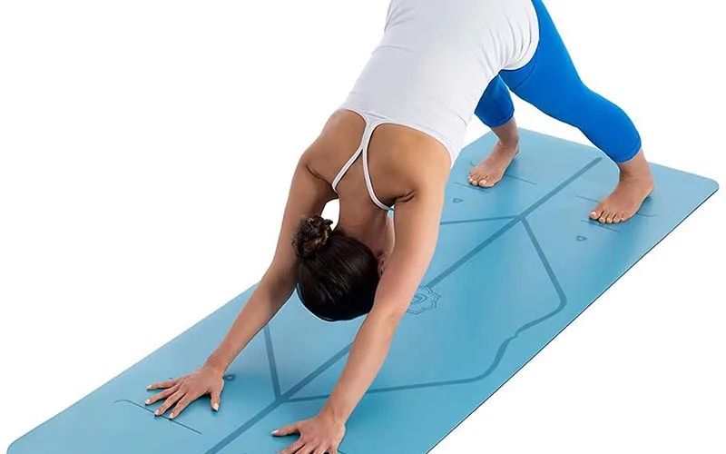 Ai nên sử dụng thảm yoga định tuyến