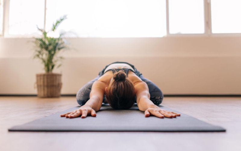 Lợi ích của tư thế em bé trong yoga