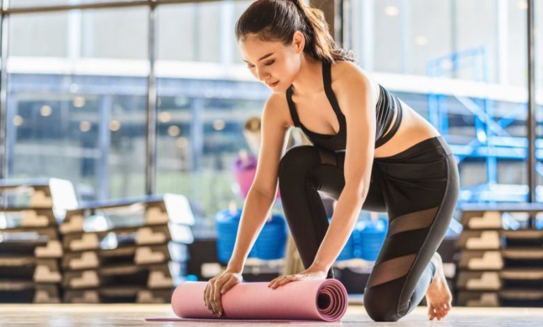 nên mua thảm Yoga 6mm hay 8mm