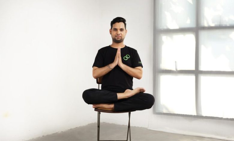 yoga với ghế