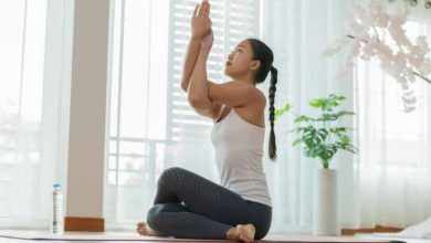 7 ngày yoga chữa bệnh đau mỏi vai gáy