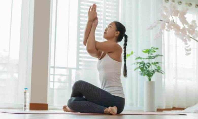 7 ngày yoga chữa bệnh đau mỏi vai gáy