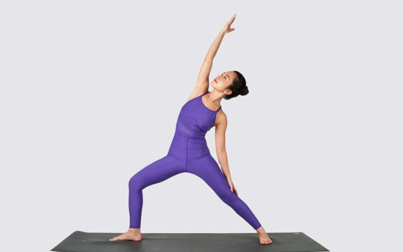 Các biến thể phổ biến của tư thế chiến binh 2 trong yoga