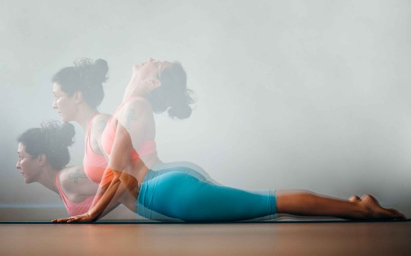 Hướng dẫn thực hiện tư thế rắn hổ mang đúng cách