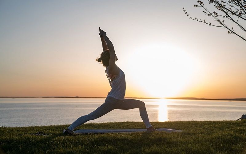 Lợi ích sức khỏe khi luyện tập yoga chào mặt trời