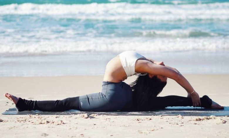 Tư Thế Yoga Đẹp Trên Biển