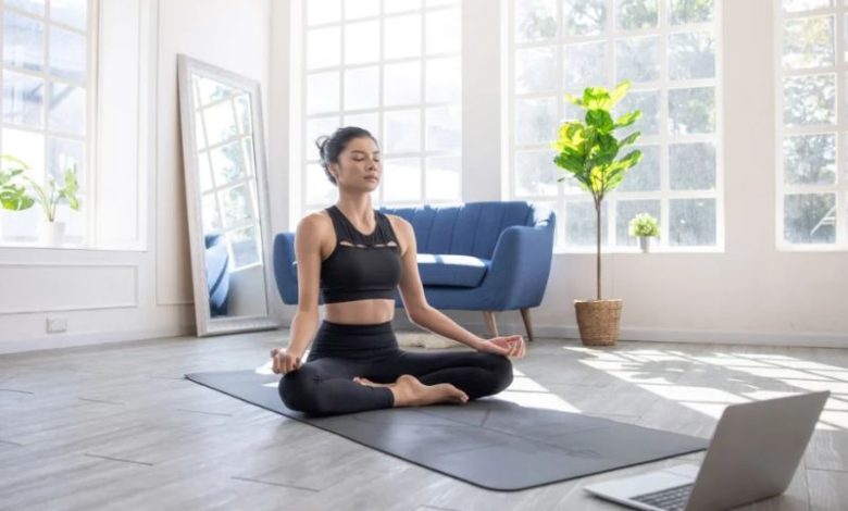 Có Nên Tập Yoga Online