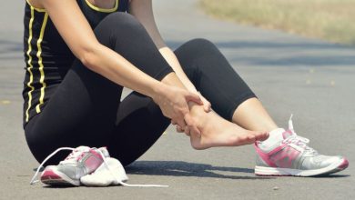 đau cổ chân khi chạy bộ​