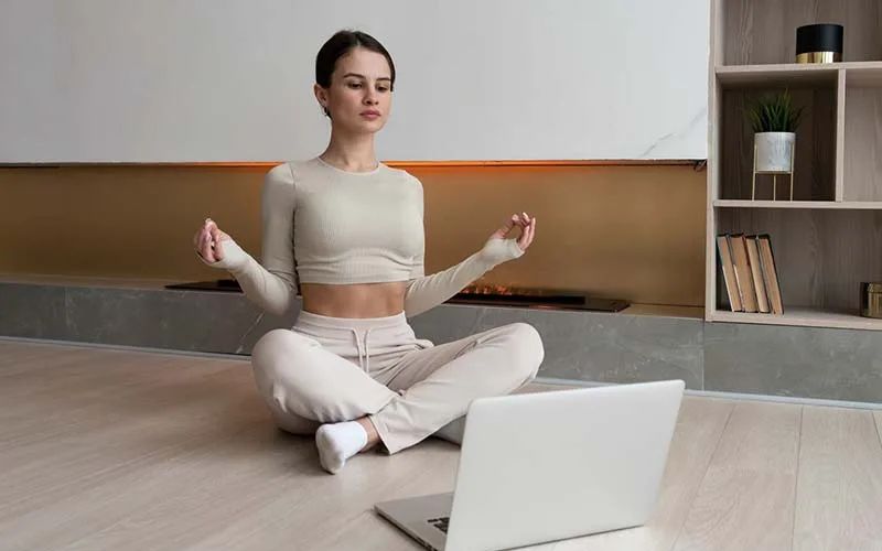 Mẹo tập yoga online hiệu quả
