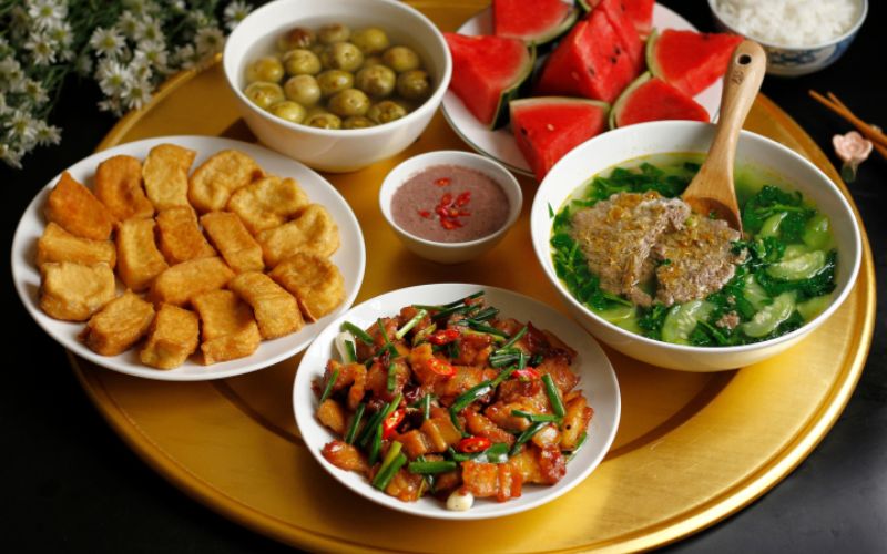Bữa ăn đơn giản nhưng đủ dinh dưỡng mỗi ngày