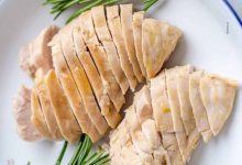 100g ức gà luộc bao nhiêu calo