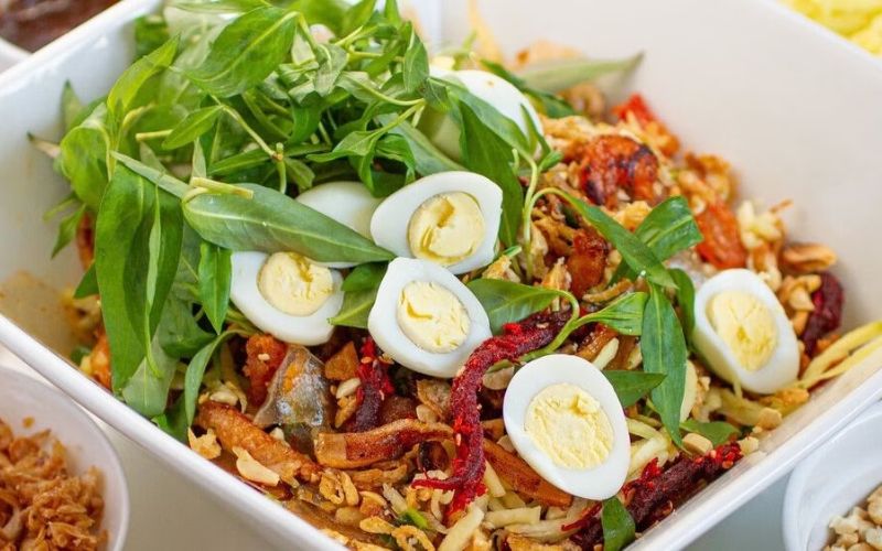 Bí quyết ăn bánh tráng trộn đúng cách