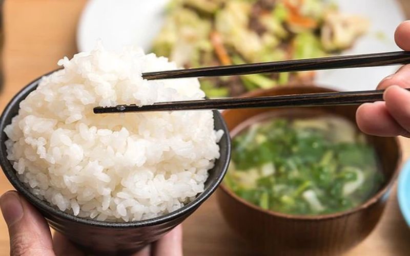 Bí quyết ăn cơm mà không lo béo