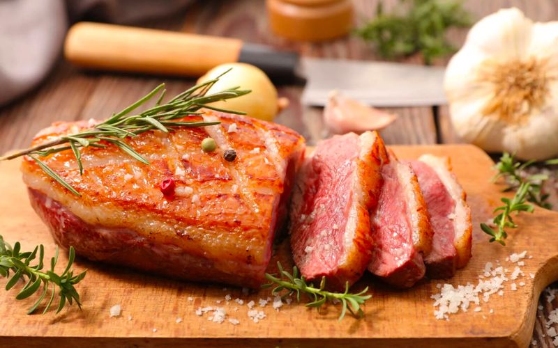 100g thịt vịt bao nhiêu calo?