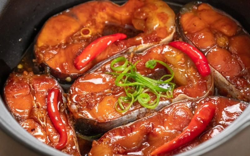 Ăn cá kho có khiến bạn tăng cân không?