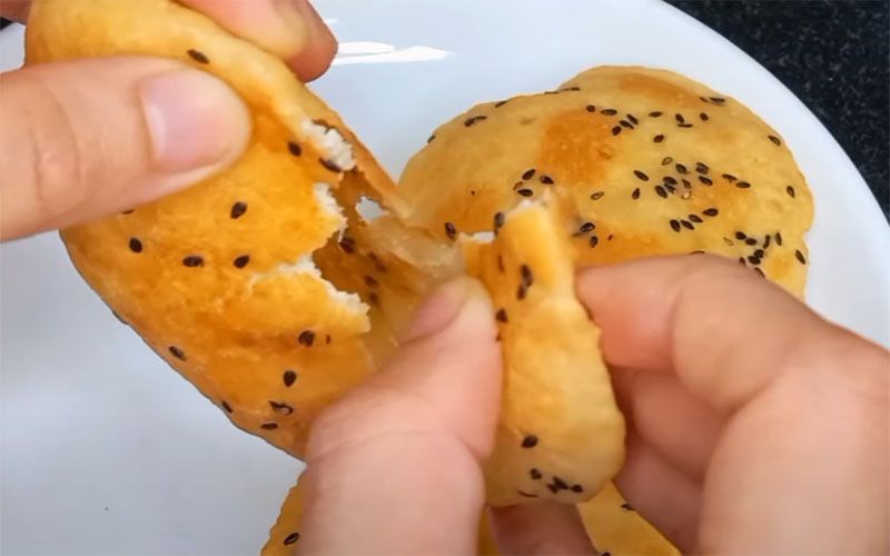 Cách ăn bánh tiêu không lo tăng cân