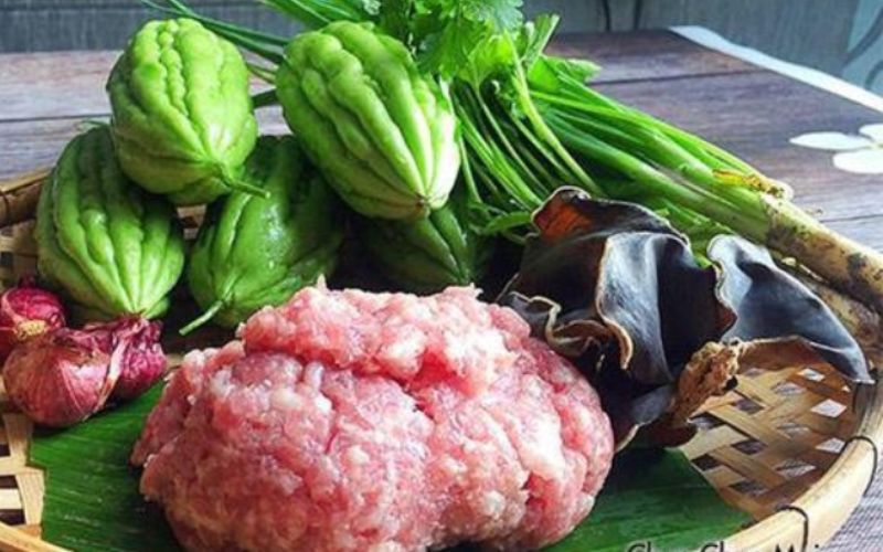 Cách nấu canh khổ qua nhồi thịt ít calo