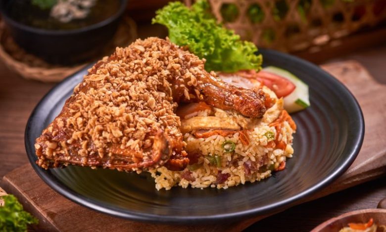 cơm gà xối mỡ bao nhiêu calo