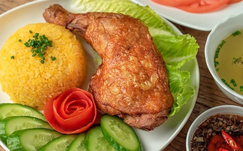 Tác hại của việc ăn quá nhiều cơm gà xối mỡ đối với sức khỏe