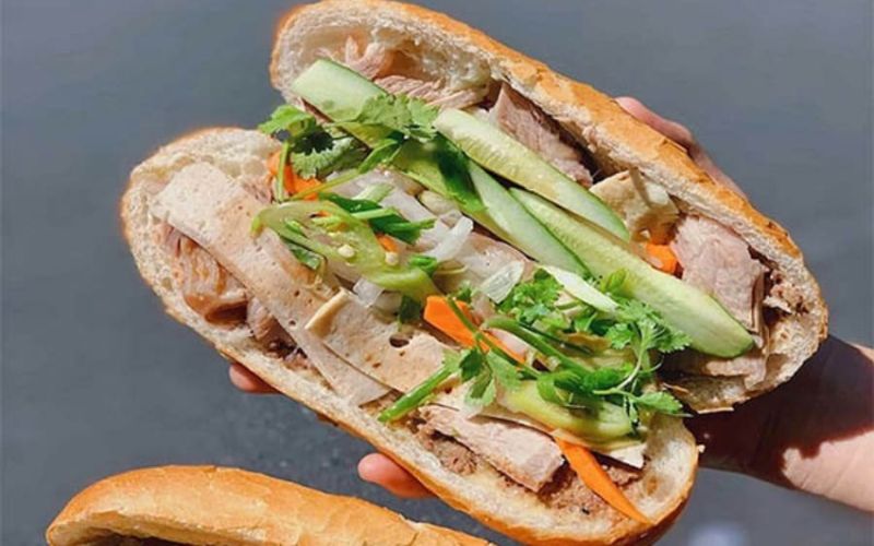 Thành phần dinh dưỡng trong 1 ổ bánh mì thịt