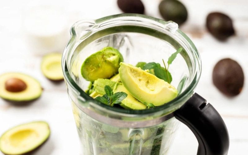 Uống sinh tố bơ có béo không?