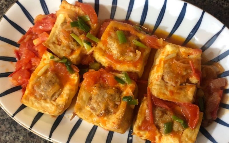 Cách ăn đậu hũ nhồi thịt không lo béo