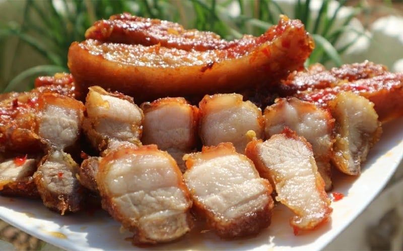 Cách ăn thịt heo quay không tăng cân