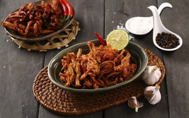 Những đối tượng nào nên hạn chế ăn khô bò?