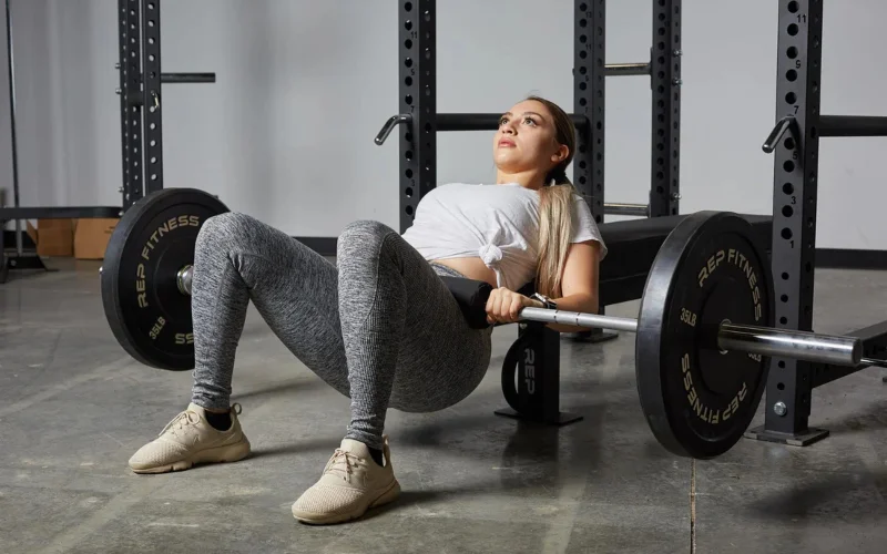 Hướng Dẫn Barbell Hip Thrust Chi Tiết Kỹ Thuật, Lợi Ích Và Giải Đáp Thắc Mắc