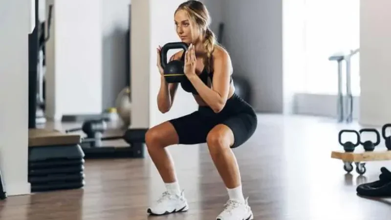 Squat Có Làm To Chân Không? Giải Đáp Chi Tiết Và Hướng Dẫn Tập Đúng Cách 2026