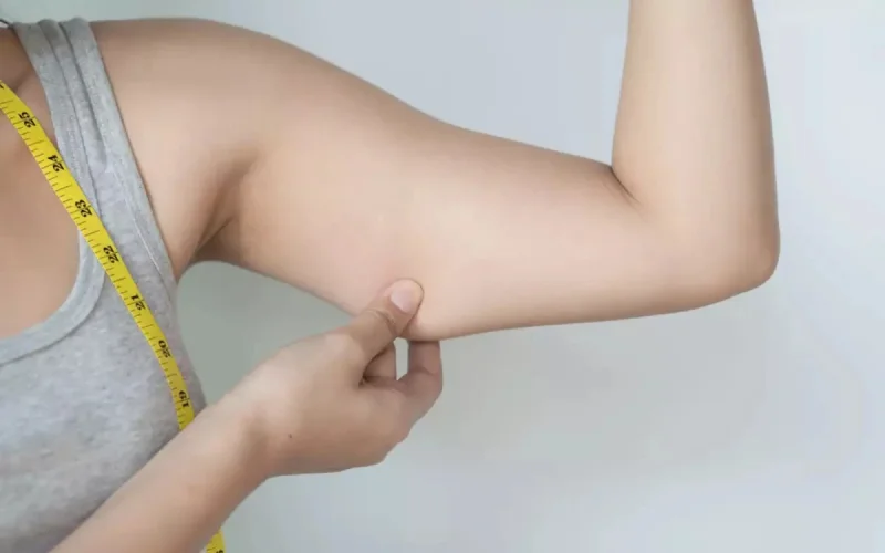 tại sao mỡ bắp tay lại khó giảm