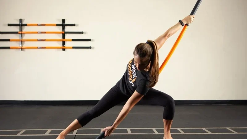 Yoga Stick Là Gì? Lợi Ích Và Hướng Dẫn Tập Luyện Cho Người Mới 2026