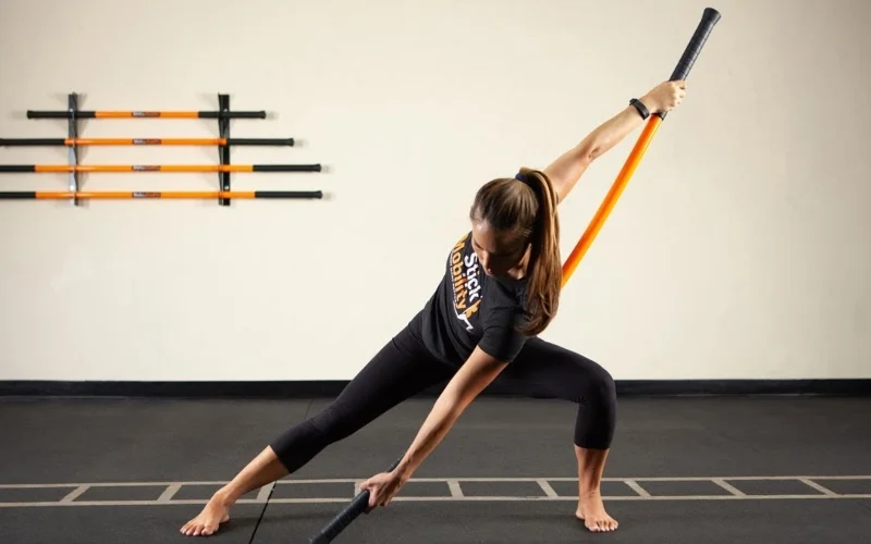 Yoga Stick Là Gì? Lợi Ích Và Hướng Dẫn Tập Luyện Cho Người Mới 2026